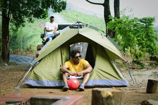 Les équipements et accessoires indispensables pour camper en Haute-Savoie