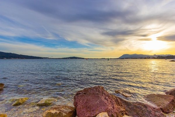 Découvrez les meilleurs campings en PACA à deux pas de la mer